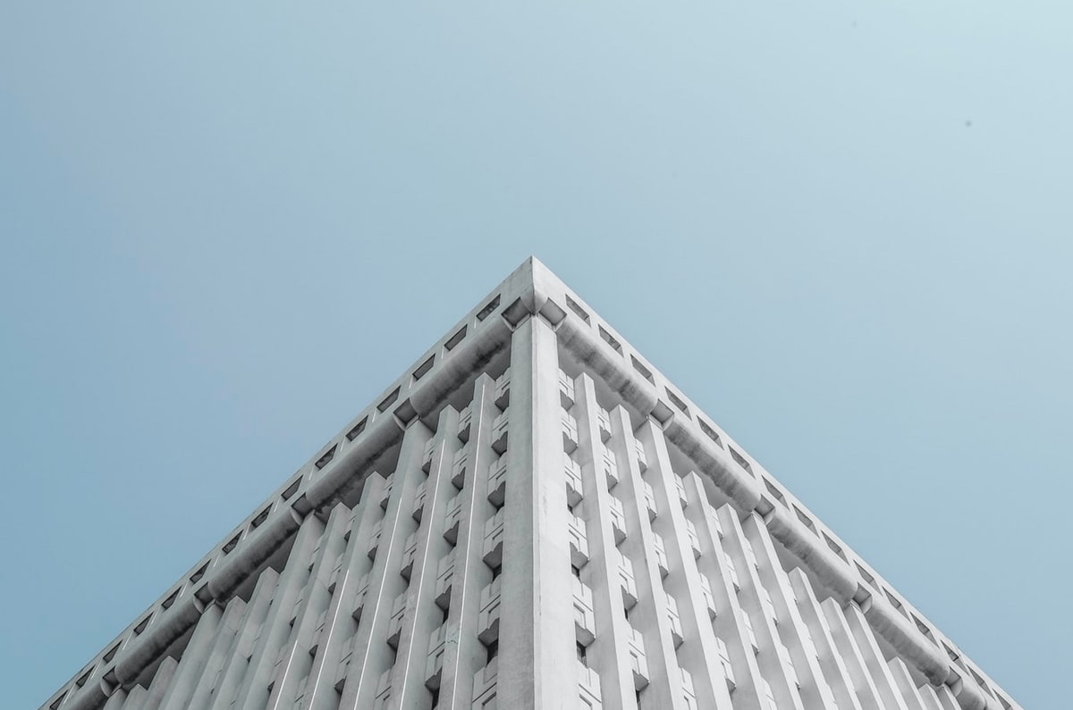 上海男篮官宣张镇麟正式加盟,身披77号战袍,去年同日郭艾伦离开辽篮